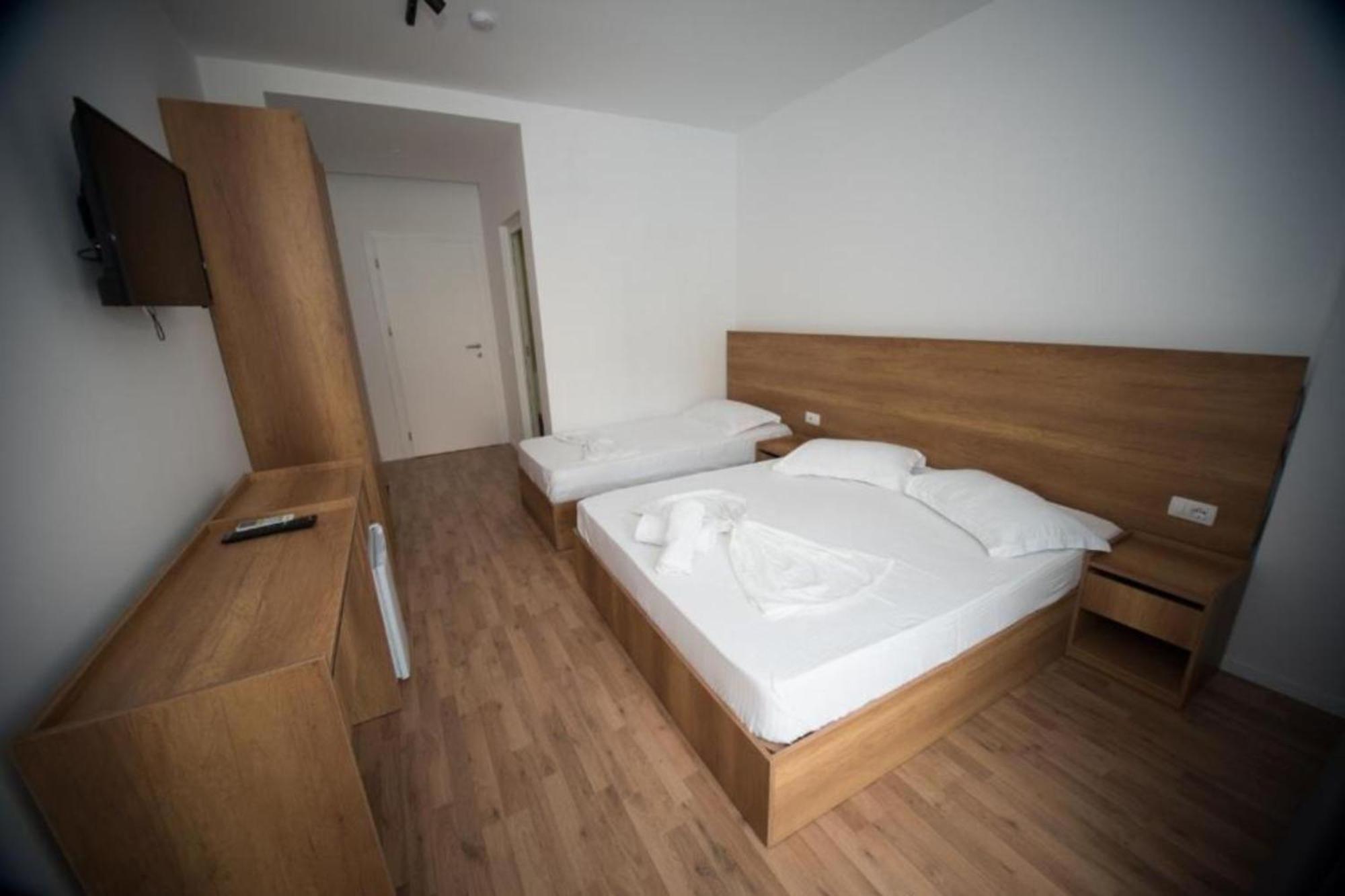 Hotel Besani Δυρράχιο Εξωτερικό φωτογραφία