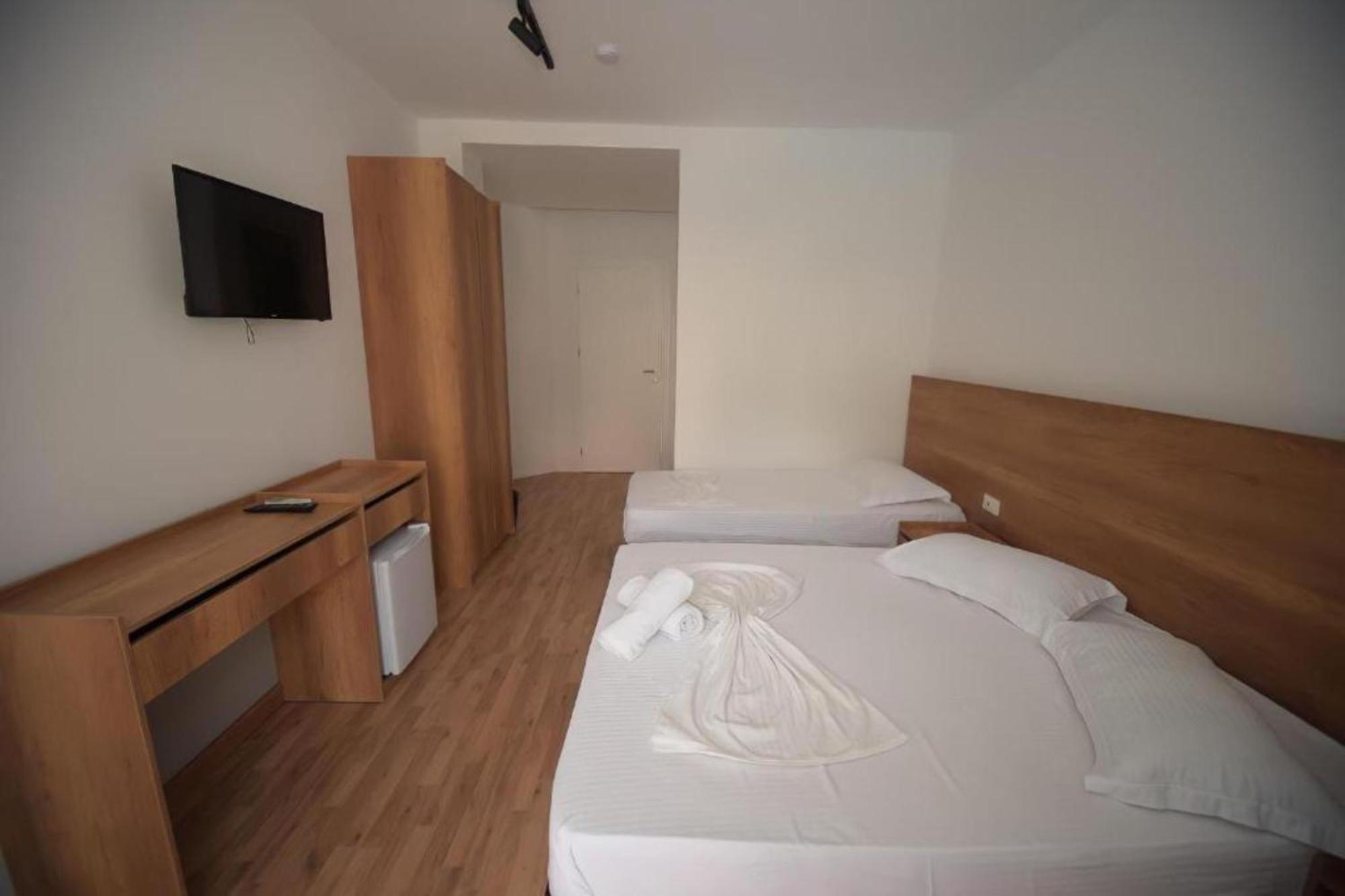 Hotel Besani Δυρράχιο Εξωτερικό φωτογραφία